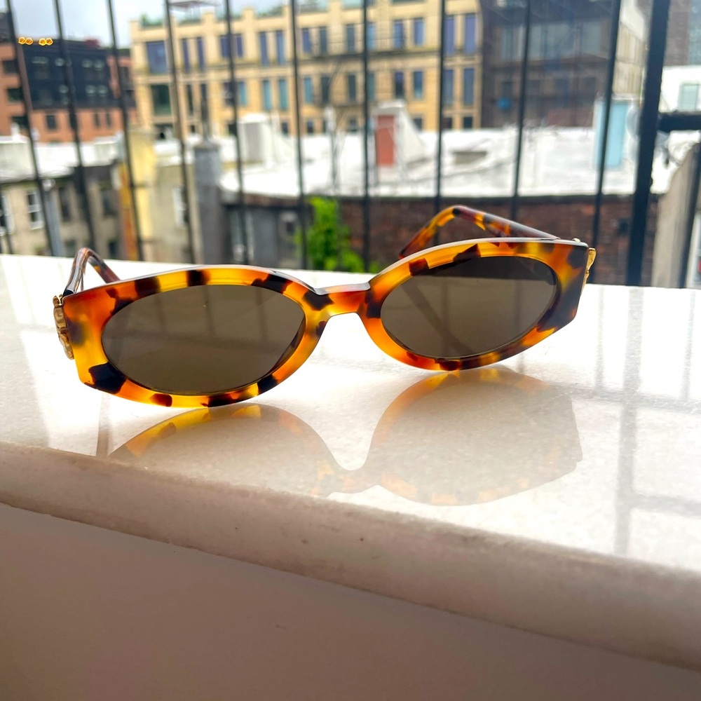 Vintage Gianfranco Ferré gold details